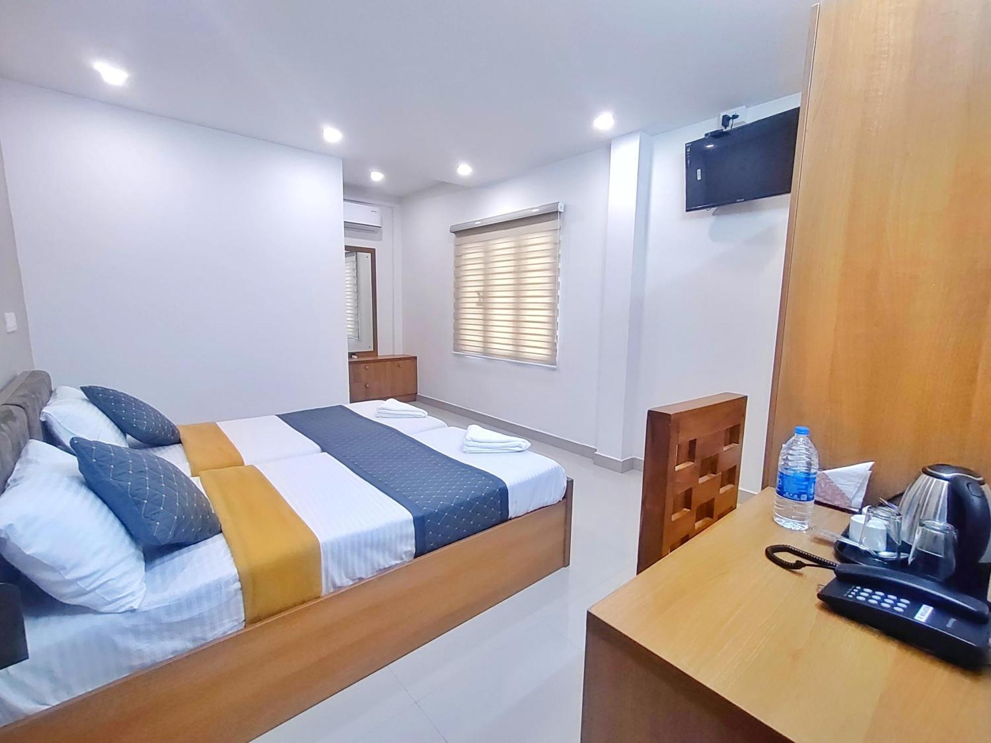 Lavender Arcade Apartment Kochi Exterior photo